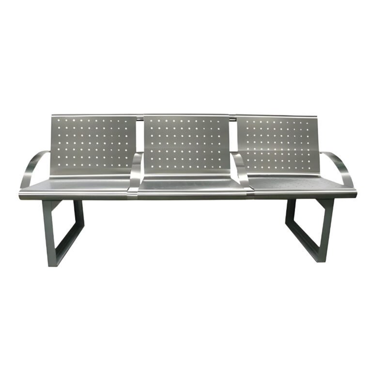 Banca de acero Barcelona modelo 801111‑DB de 3 plazas con descansabrazos, fabricada en acero inoxidable pulido con asiento y respaldo punzonados, medidas 170 × 60 × 80 cm, ideal para parques, andadores y áreas de espera exteriores.