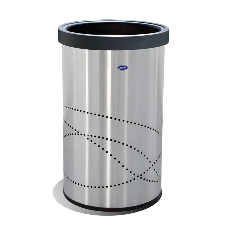 Bote de basura jumbo aro de 150 litros modelo 623211, contenedor cilíndrico de acero inoxidable pulido con diseño perforado decorativo, tapa tipo aro de plástico negro y base plástica reforzada para recolección de grandes volúmenes de residuos en interiores.