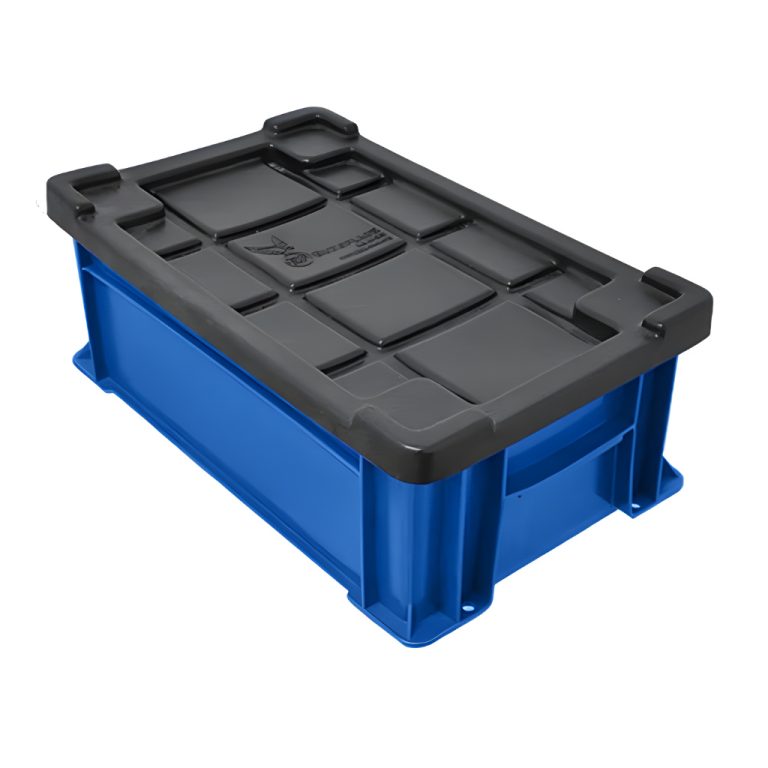 Caja plástica industrial alta número 2 color azul con tapa para almacenaje seguro, polietileno resistente, México.