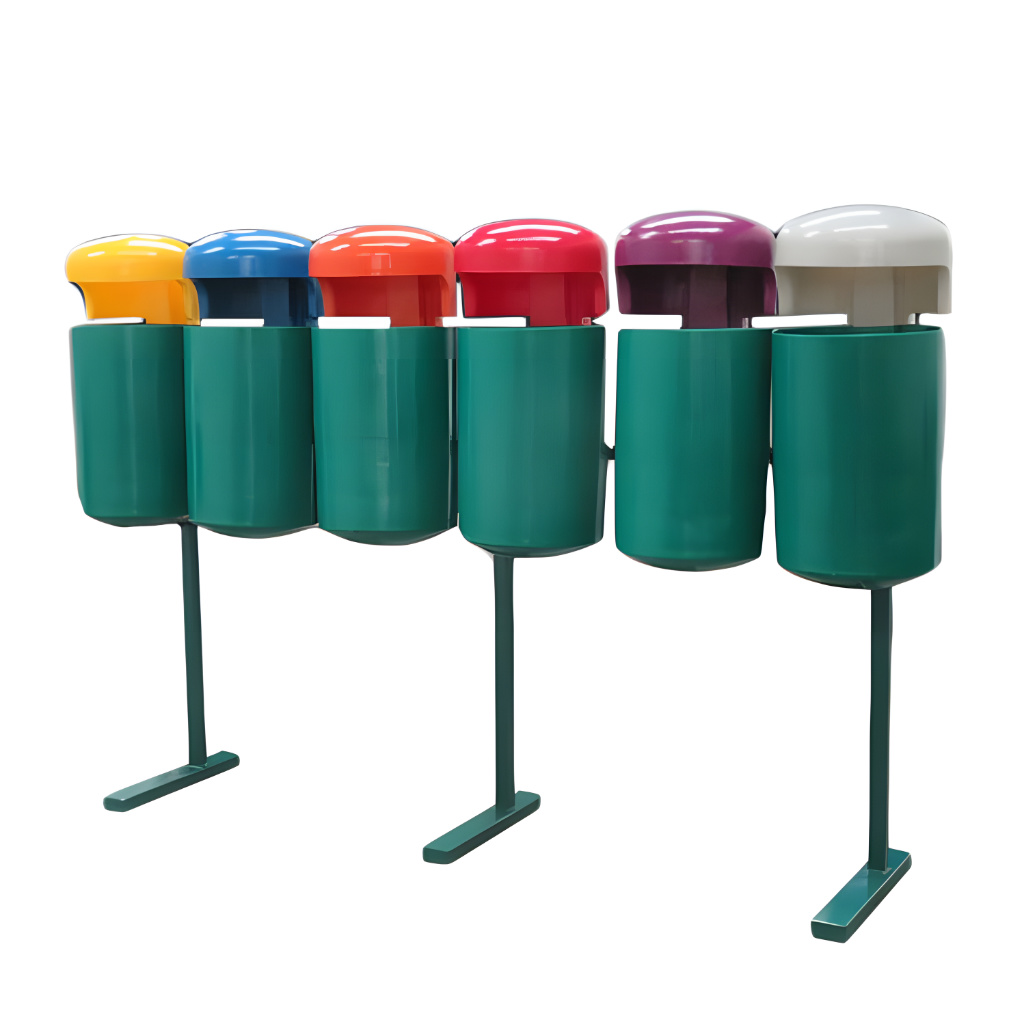 Papelera urbana PA-30 séxtuple con seis cestos plásticos de 30 litros en diferentes colores montados sobre doble poste para máxima capacidad en espacios públicos.