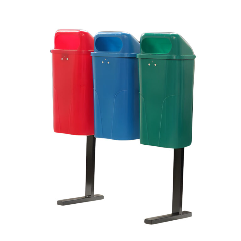 Papelera urbana PA-50 triple con tres contenedores de 50 litros sobre estructura metálica, disponible en varios colores para separar residuos.