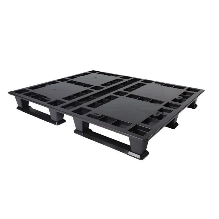 Tarima plástica One Way negra 120 x 100 x 12.6 cm, pallet ligero apilable para exportación con capacidad 1000 kg estática y 500 kg dinámica.