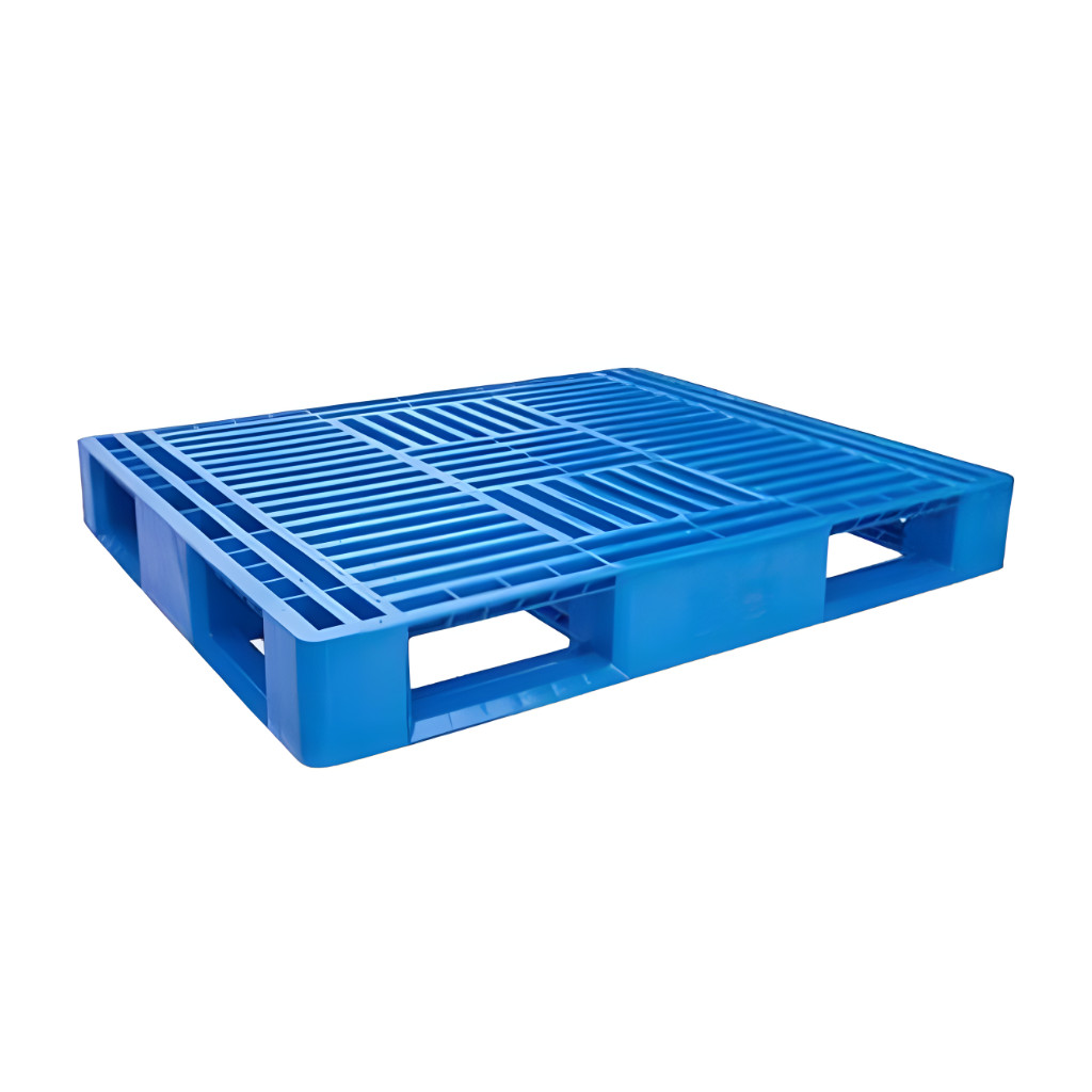 Tarima plástica Tipo Americano azul 124 x 103 x 15.5 cm, superficie calada, capacidad 3000 kg estática y 1500 kg dinámica.