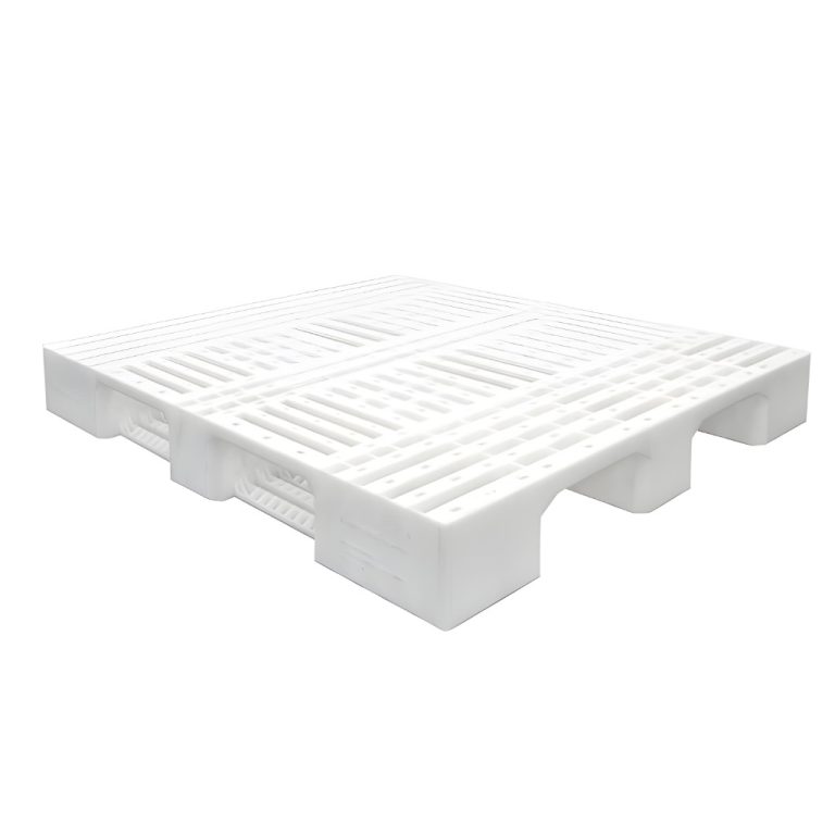 Tarima plástica tipo Europeo blanca 120 x 120 x 14.5 cm, HDPE virgen, 1,300 kg estática y 1,000 kg dinámica.